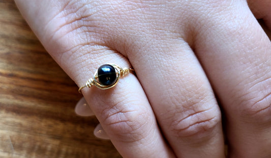 Avi Modern Ring Dark Blue Iridescent Bead